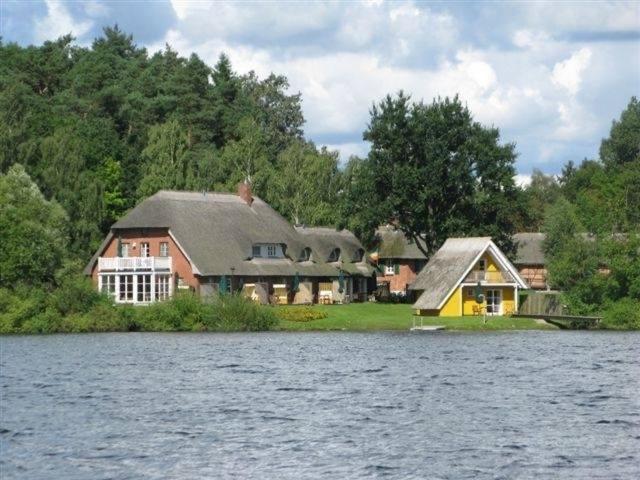 Ferien Direkt Am Wasser Mit Hund Krakow am See Bagian luar foto